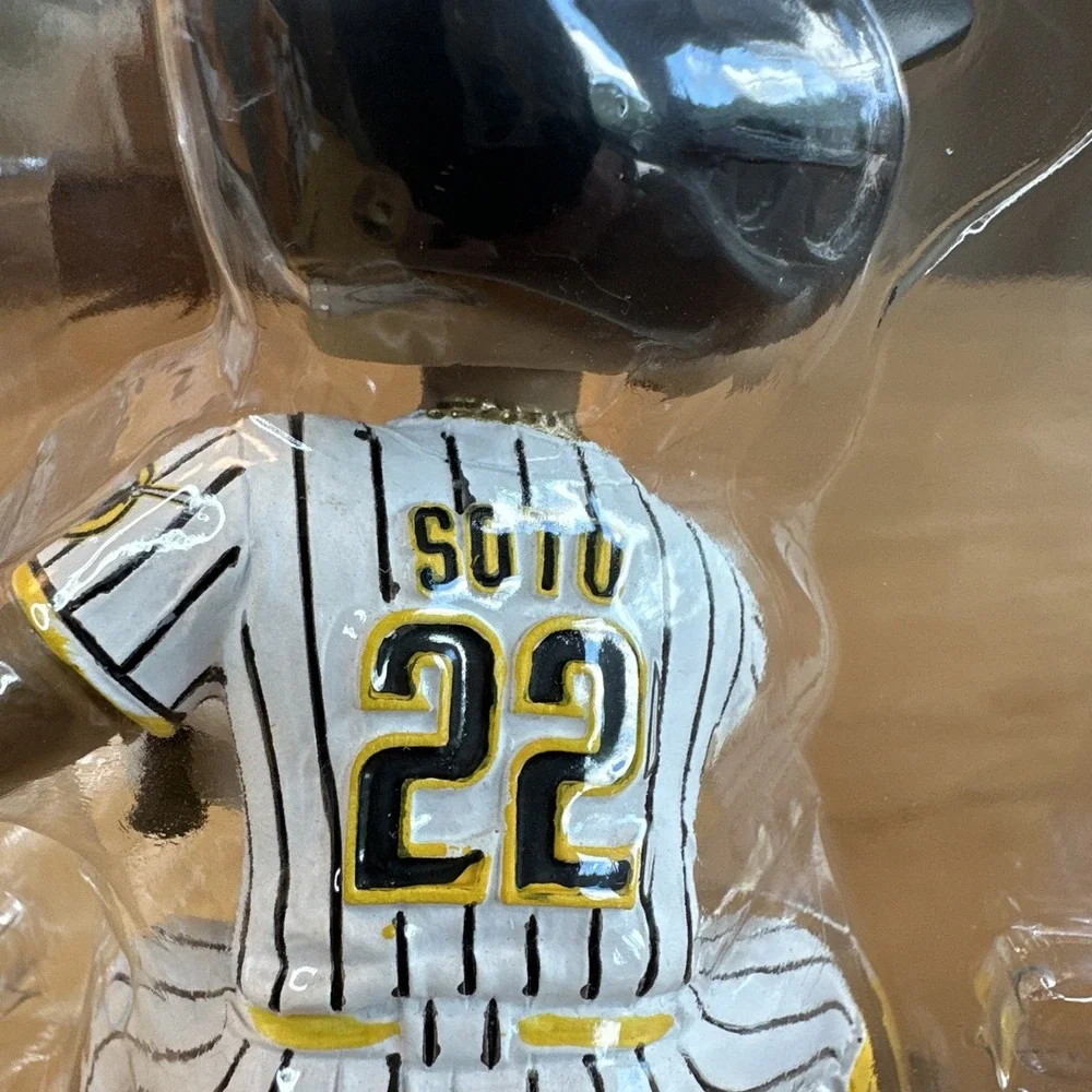 2023 San Diego Padres #22 Juan Soto Shuffle Canel's Bobblehead SGA Baseball Bat